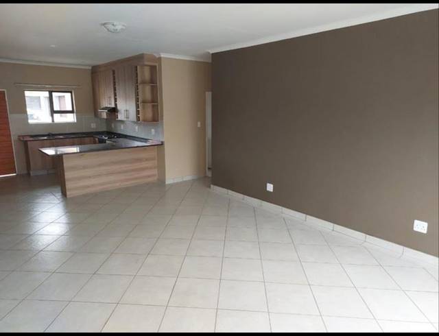 2 BEDROOM TOWNHOUSE FOR SALE IN RIVERSDALE